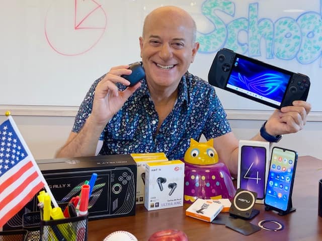 Steve Greenberg with some BACK TO SCHOOL new gadget gift ideas